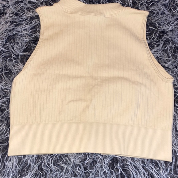 Gym top with double zippers - Picture 2 of 2